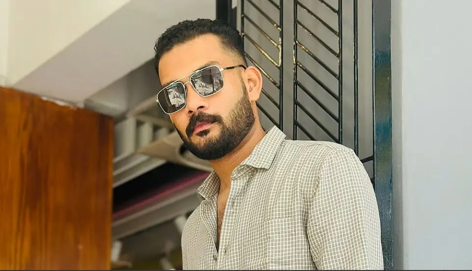তুরাগে বিমান বাহিনীর সাবেক কর্মকর্তার লাশ
